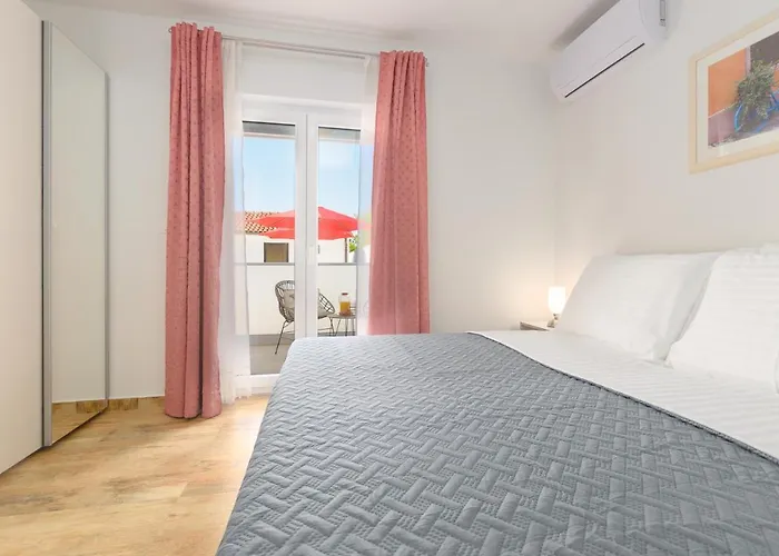 Relaxing Mala Vala 빌라 파자나